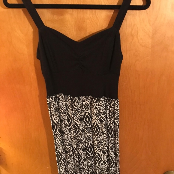 Black/Patterned Maxi Dress - Picture 5 of 6